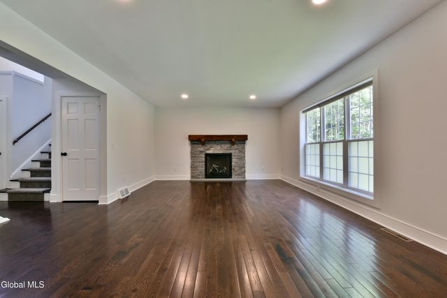 662 Stark Terrace, Milton, NY 12020