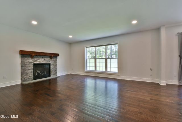 662 Stark Terrace, Milton, NY 12020