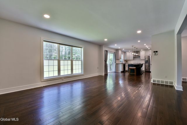 662 Stark Terrace, Milton, NY 12020