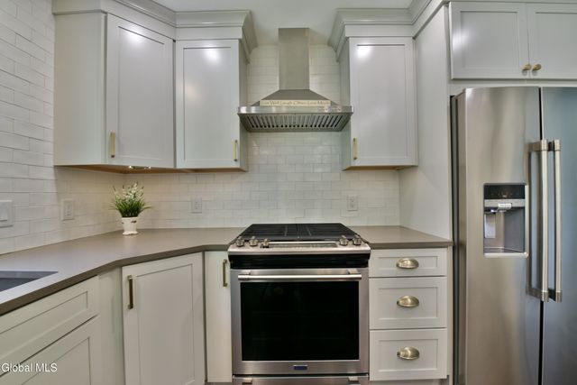 662 Stark Terrace, Milton, NY 12020