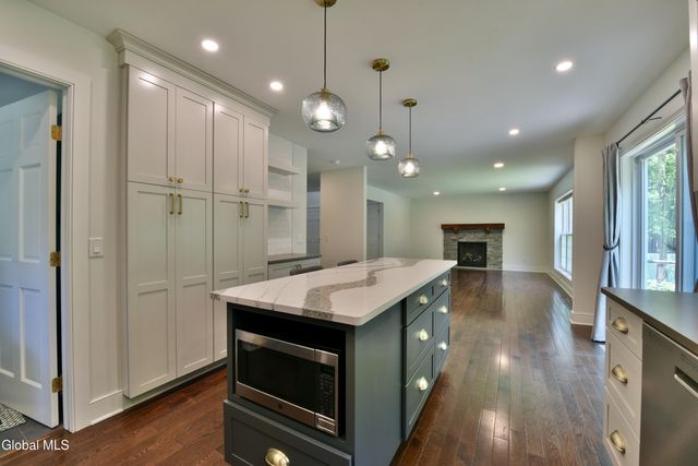 662 Stark Terrace, Milton, NY 12020
