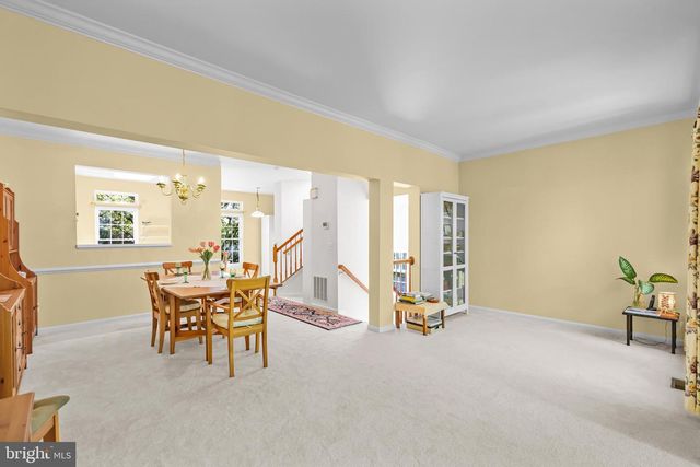 4925 WAPLE LN, Alexandria, VA 22304