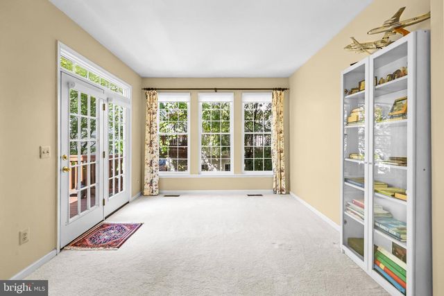 4925 WAPLE LN, Alexandria, VA 22304