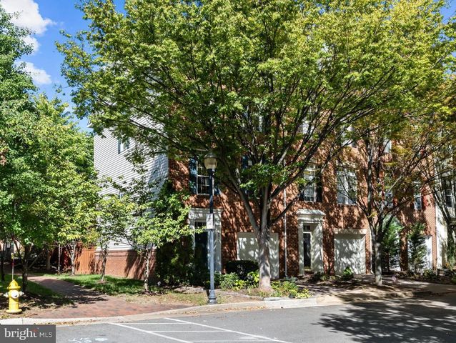 4925 WAPLE LN, Alexandria, VA 22304