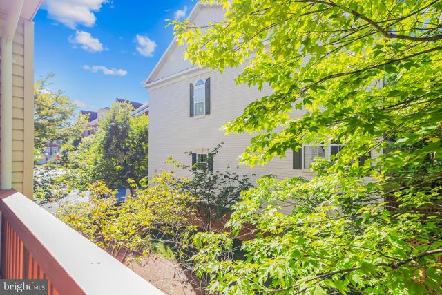 4925 WAPLE LN, Alexandria, VA 22304