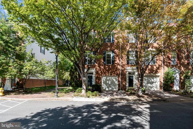 4925 WAPLE LN, Alexandria, VA 22304