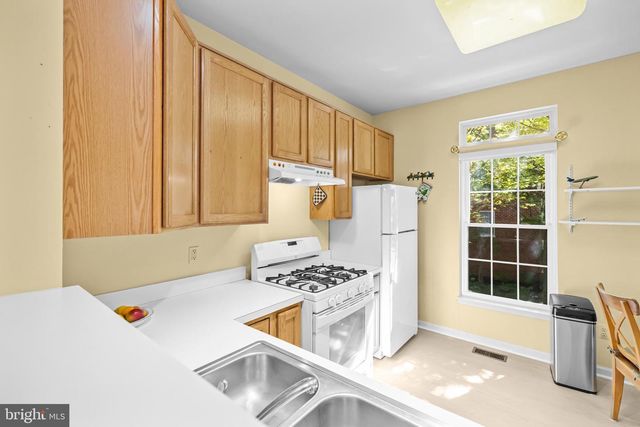 4925 WAPLE LN, Alexandria, VA 22304