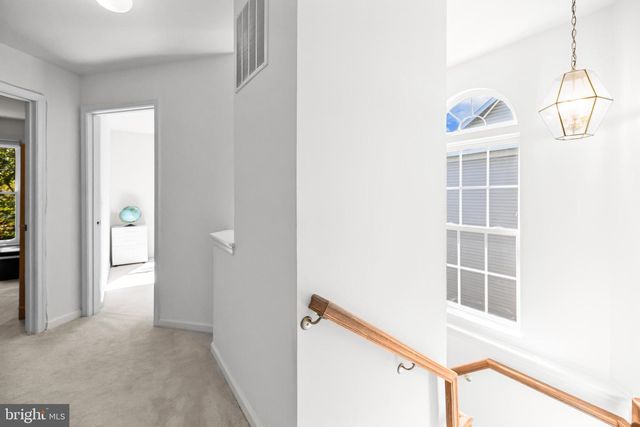 4925 WAPLE LN, Alexandria, VA 22304