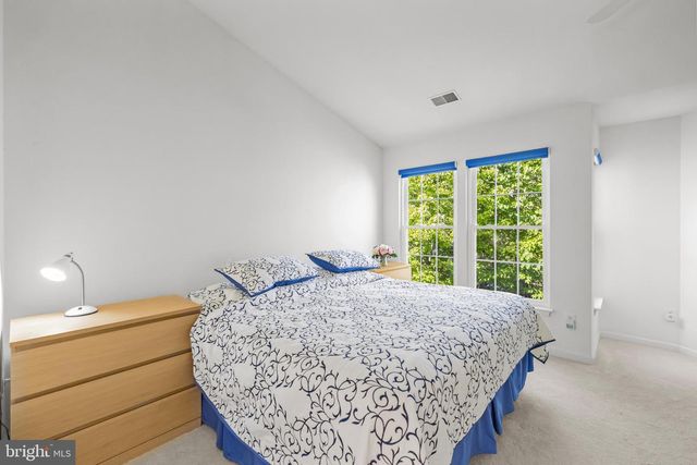 4925 WAPLE LN, Alexandria, VA 22304