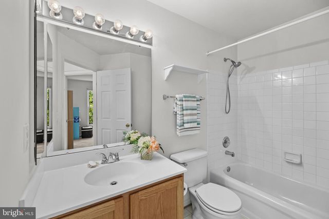 4925 WAPLE LN, Alexandria, VA 22304