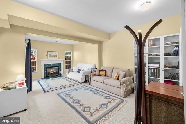 4925 WAPLE LN, Alexandria, VA 22304