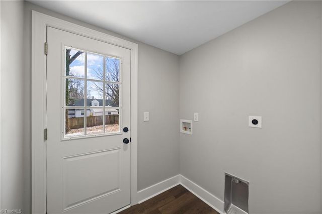 2318 walker Avenue, Winston-salem, NC 27103