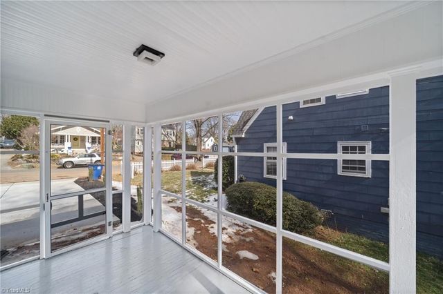 2318 walker Avenue, Winston-salem, NC 27103