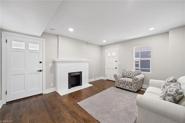 2318 walker Avenue, Winston-salem, NC 27103