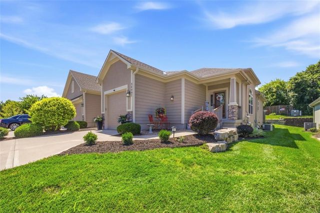 34097 W 90 Circle, De Soto, KS 66018