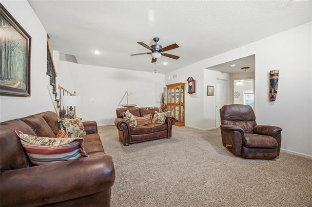 34097 W 90 Circle, De Soto, KS 66018
