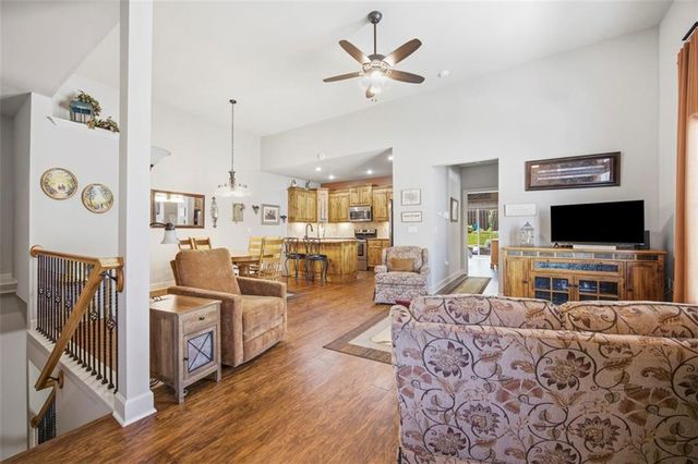 34097 W 90 Circle, De Soto, KS 66018