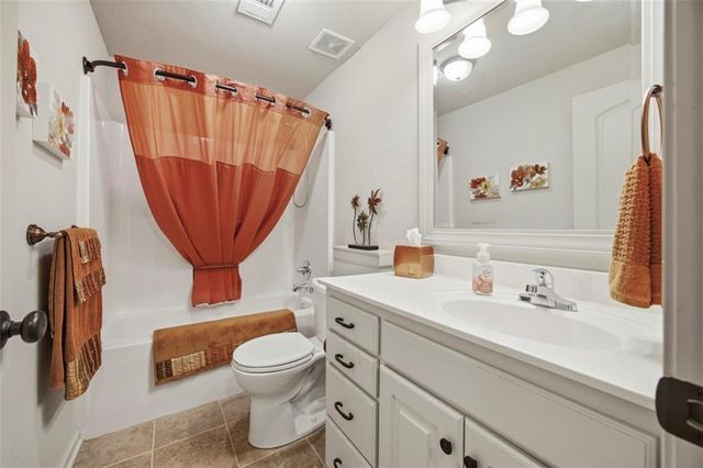 34097 W 90 Circle, De Soto, KS 66018