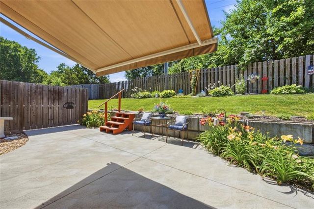 34097 W 90 Circle, De Soto, KS 66018