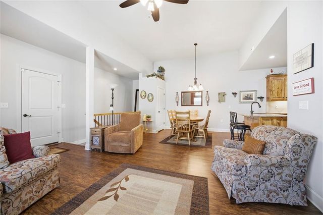 34097 W 90 Circle, De Soto, KS 66018