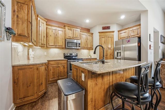 34097 W 90 Circle, De Soto, KS 66018