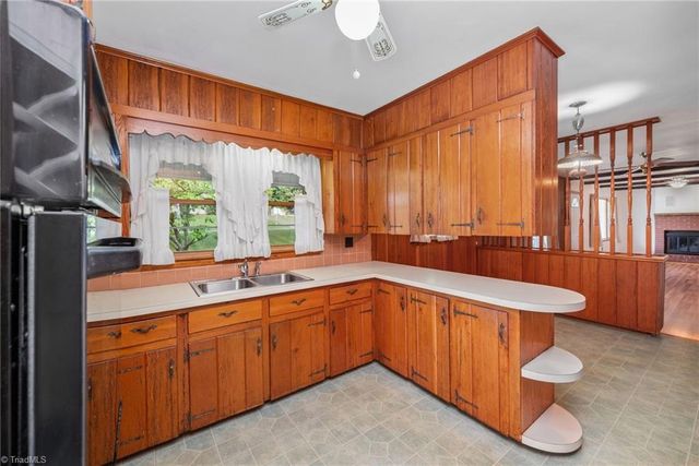 243 Farmingdale Avenue, Winston-salem, NC 27107
