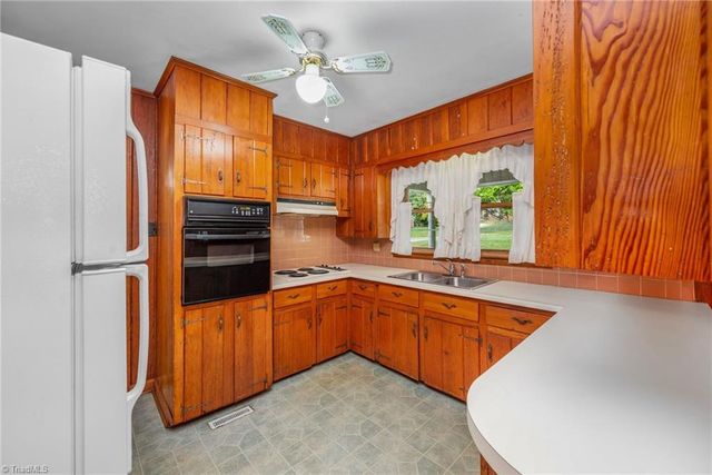 243 Farmingdale Avenue, Winston-salem, NC 27107