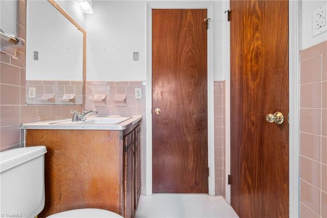 243 Farmingdale Avenue, Winston-salem, NC 27107
