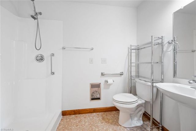 243 Farmingdale Avenue, Winston-salem, NC 27107