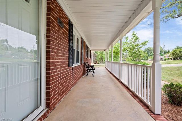 243 Farmingdale Avenue, Winston-salem, NC 27107