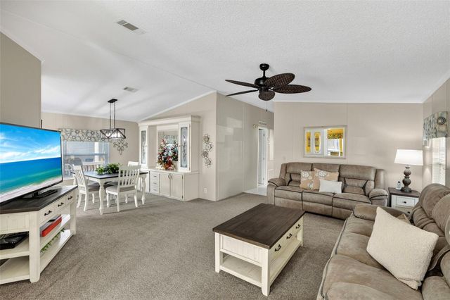 512 LA PLAYA CIRCLE, North Port, FL 34287