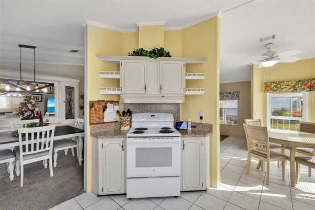 512 LA PLAYA CIRCLE, North Port, FL 34287