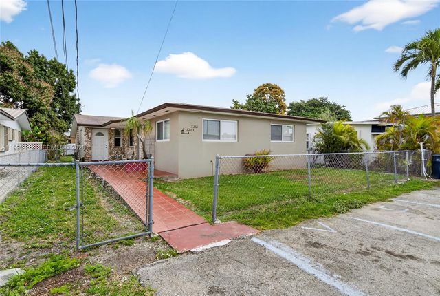 7261 SW 21st St 7263, Miami, FL 33155