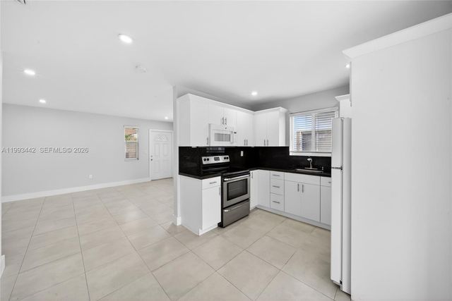 7261 SW 21st St 7263, Miami, FL 33155