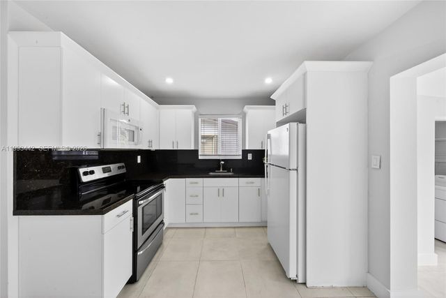 7261 SW 21st St 7263, Miami, FL 33155