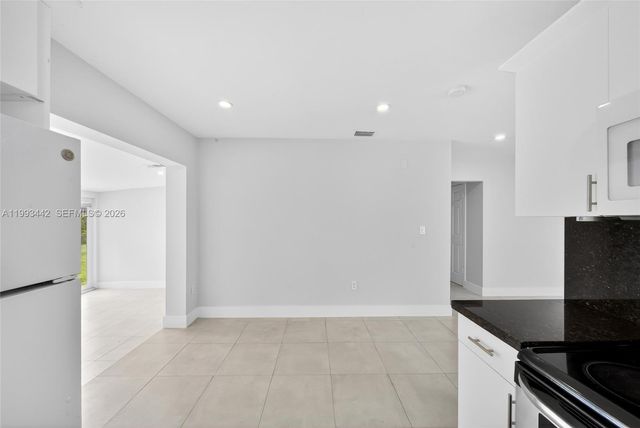 7261 SW 21st St 7263, Miami, FL 33155