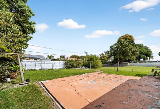 7261 SW 21st St 7263, Miami, FL 33155