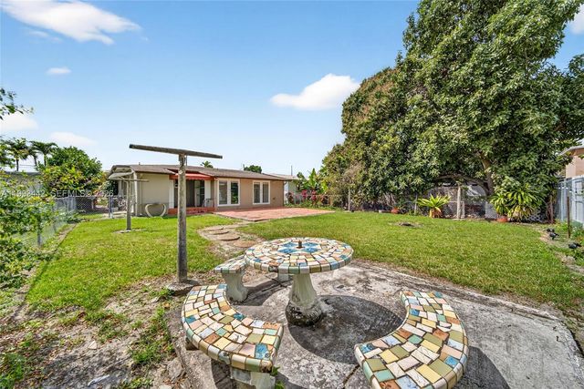 7261 SW 21st St 7263, Miami, FL 33155