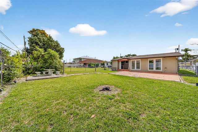 7261 SW 21st St 7263, Miami, FL 33155