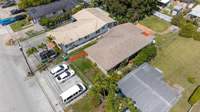 7261 SW 21st St 7263, Miami, FL 33155