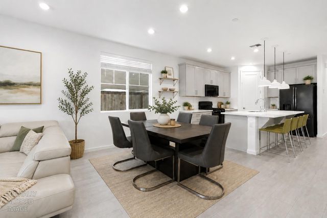 631 Aberdeen Ln, Lincoln, CA 95648