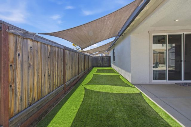 631 Aberdeen Ln, Lincoln, CA 95648