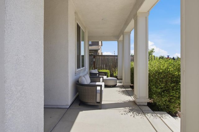 631 Aberdeen Ln, Lincoln, CA 95648