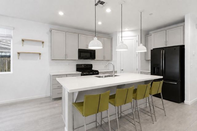 631 Aberdeen Ln, Lincoln, CA 95648