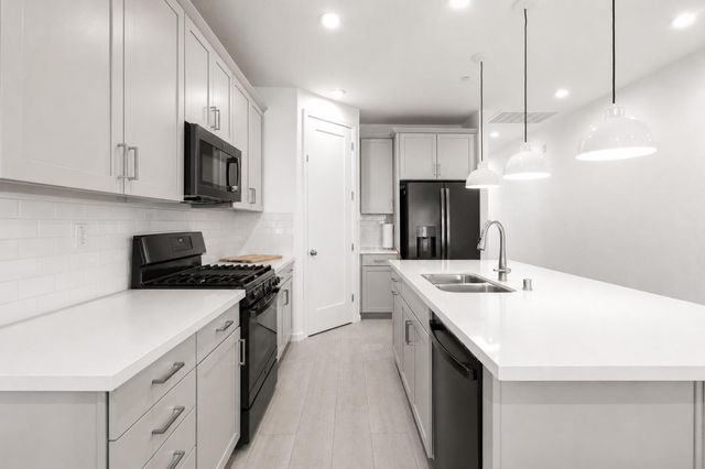 631 Aberdeen Ln, Lincoln, CA 95648