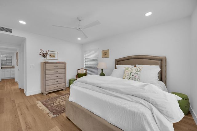 10 SE Turtle Creek Drive Unit B, Tequesta, FL 33469