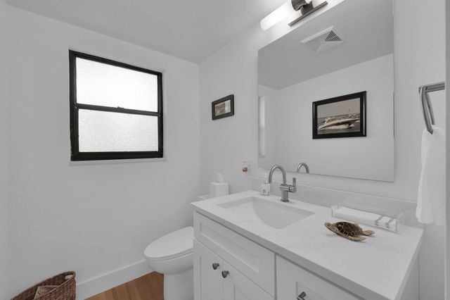 10 SE Turtle Creek Drive Unit B, Tequesta, FL 33469