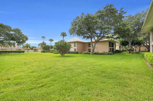 10 SE Turtle Creek Drive Unit B, Tequesta, FL 33469