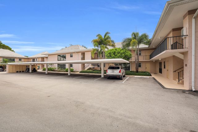 10 SE Turtle Creek Drive Unit B, Tequesta, FL 33469