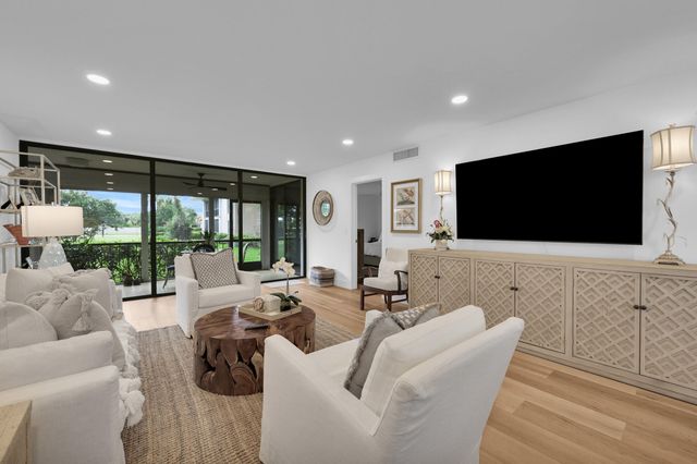 10 SE Turtle Creek Drive Unit B, Tequesta, FL 33469